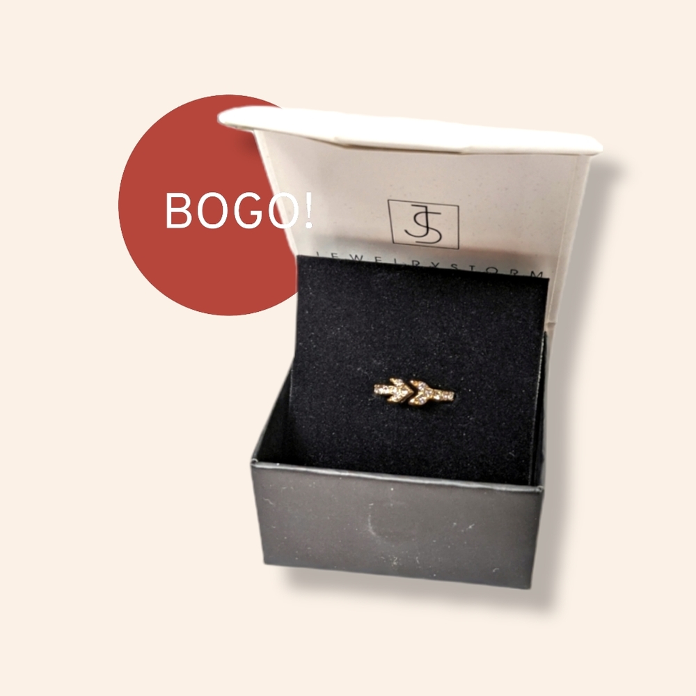 Jewelrystorm Ring Gold Tone Rhinestone Arrow One Size Adjustable